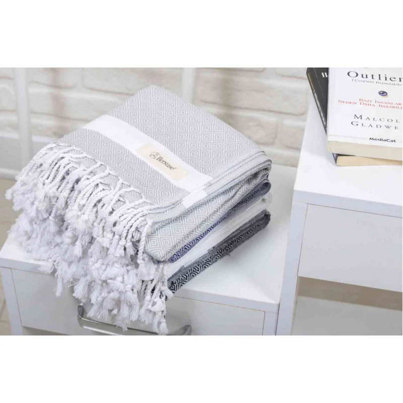 Laodicea Solid Bath Towel - Image 3