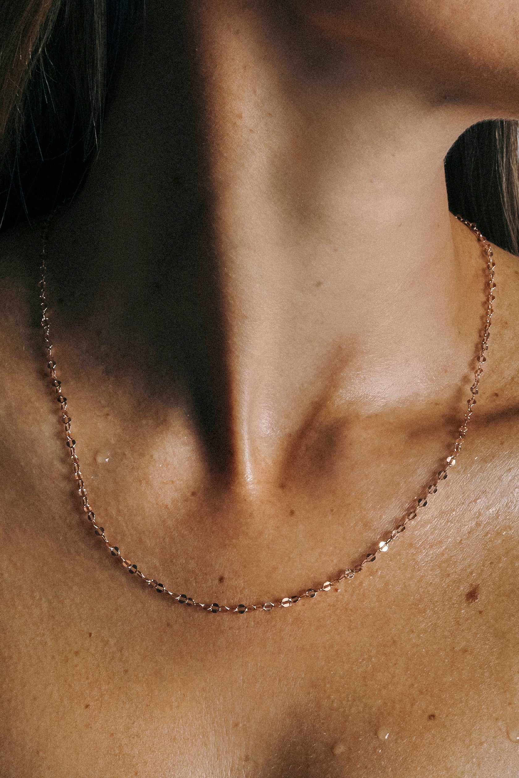 Reflection Chain Necklace - Image 2