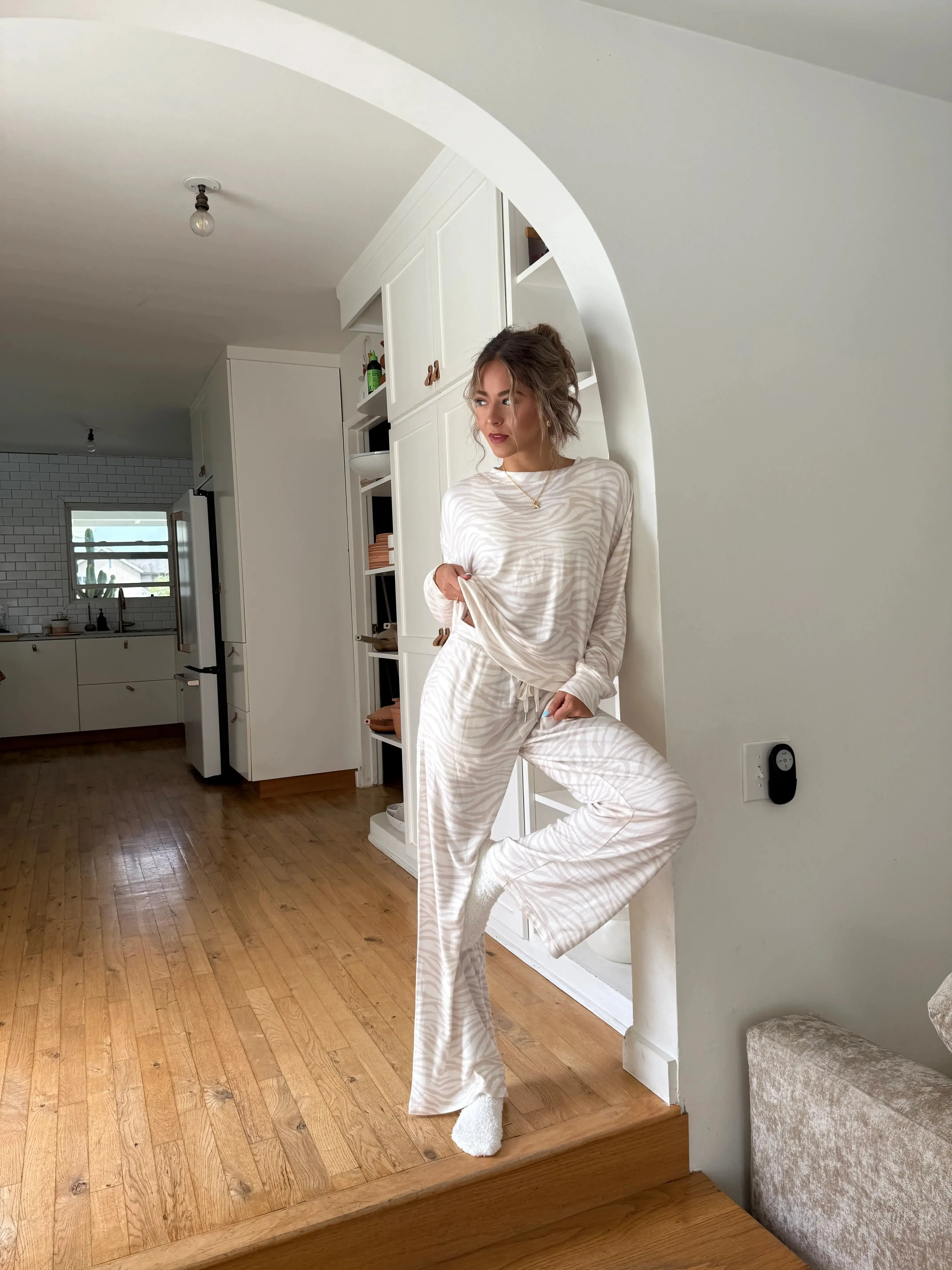 White Tiger Mai Crew Sweatshirt - Image 2